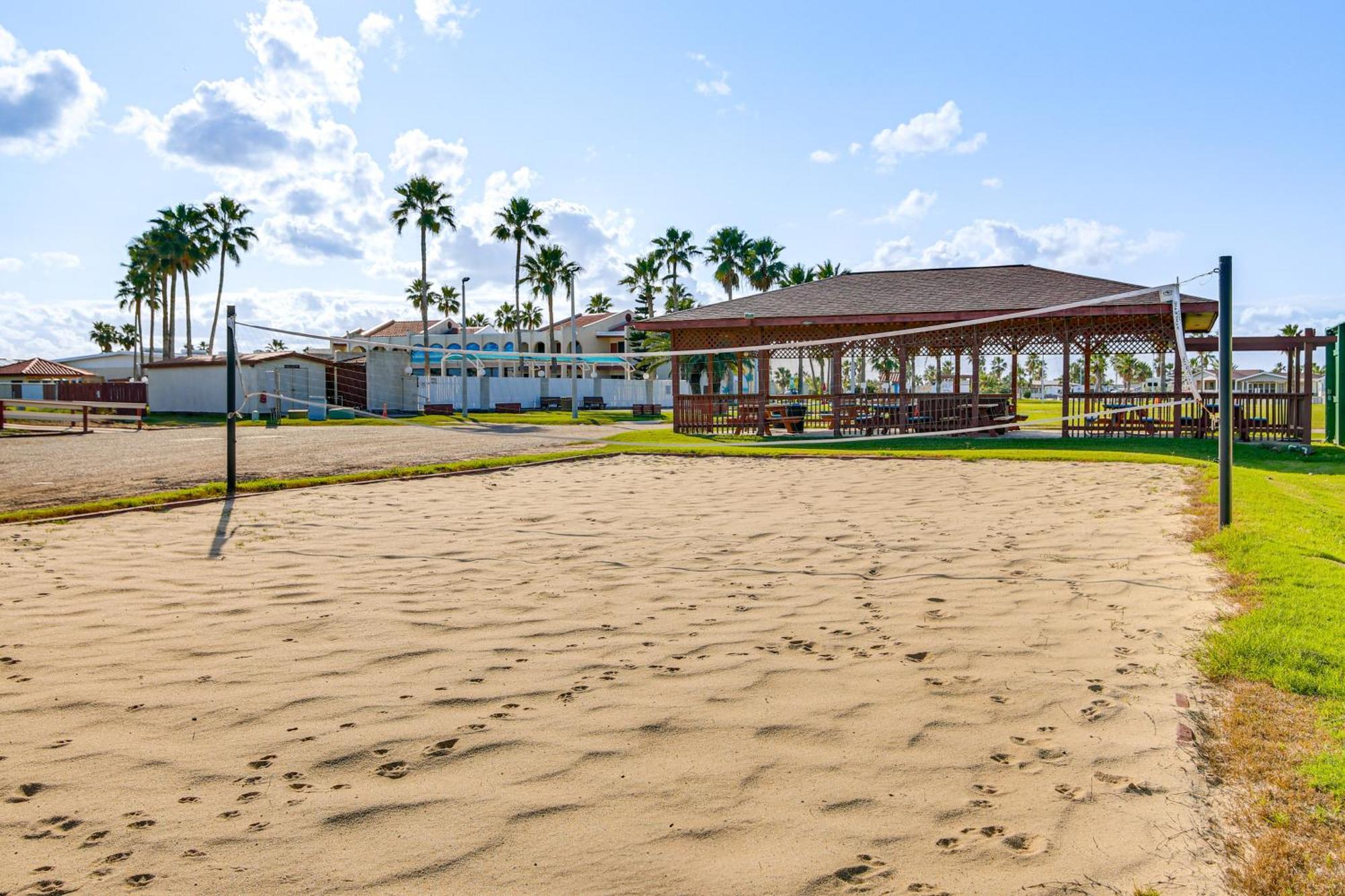 Cozy Waterfront Port Isabel Cottage With Deck! Exteriör bild